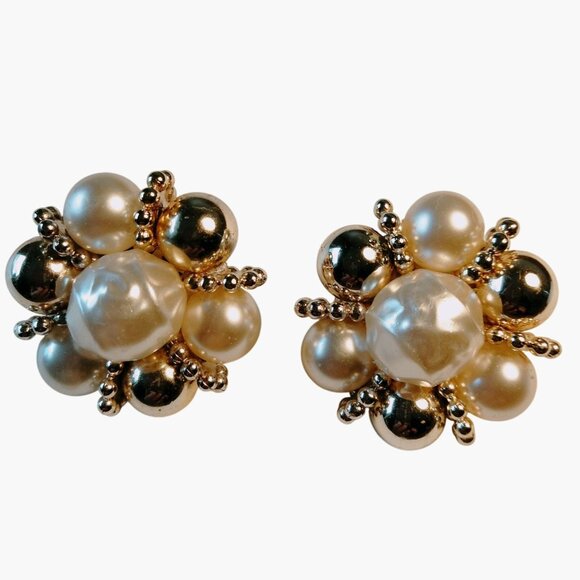 Faux Pearls Clip On Earrings White Gray Beads Vintage Gold Tone - Picture 1 of 3